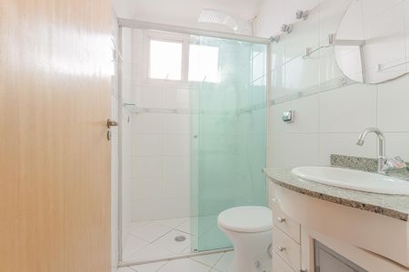 Banheiro de apartamento para alugar com 2 quartos, 62m² em Sumaré, São Paulo