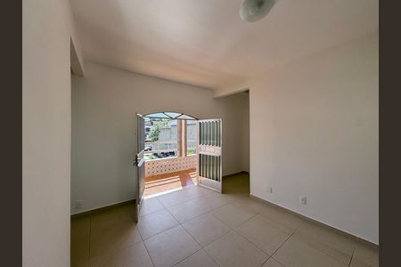 Casa de condomínio para alugar com 200m², 3 quartos e 3 vagas Casa de condomínio para alugar com 200m², 3 quartos e 3 vagasSala (Segundo andar)
