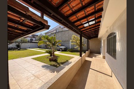 Casa de condomínio para alugar com 200m², 3 quartos e 3 vagas Casa de condomínio para alugar com 200m², 3 quartos e 3 vagasÁrea externa