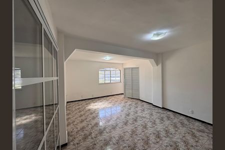 Casa de condomínio para alugar com 200m², 3 quartos e 3 vagas Casa de condomínio para alugar com 200m², 3 quartos e 3 vagasSala
