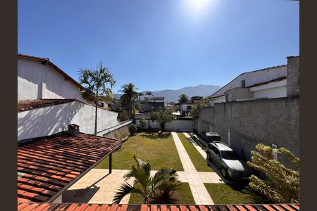 Casa de condomínio para alugar com 200m², 3 quartos e 3 vagas Casa de condomínio para alugar com 200m², 3 quartos e 3 vagasVaranda