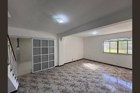 Casa de condomínio para alugar com 200m², 3 quartos e 3 vagas Casa de condomínio para alugar com 200m², 3 quartos e 3 vagasSala