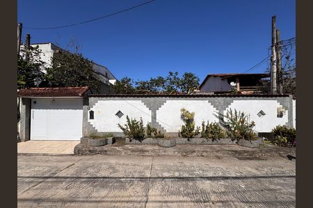 Fachada de casa de condomínio para alugar com 3 quartos, 200m² em Recreio dos Bandeirantes, Rio de Janeiro