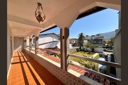 Casa de condomínio para alugar com 200m², 3 quartos e 3 vagas Casa de condomínio para alugar com 200m², 3 quartos e 3 vagasVaranda