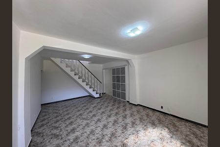 Sala de casa de condomínio para alugar com 3 quartos, 200m² em Recreio dos Bandeirantes, Rio de Janeiro