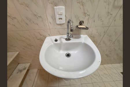 Casa de condomínio para alugar com 200m², 3 quartos e 3 vagas Casa de condomínio para alugar com 200m², 3 quartos e 3 vagasSuíte 1 - Banheiro
