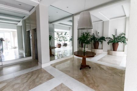 Apartamento para alugar com 190m², 4 quartos e 3 vagas Apartamento para alugar com 190m², 4 quartos e 3 vagasHall de entrada