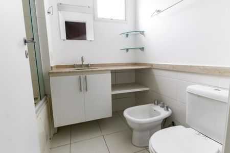 Apartamento para alugar com 190m², 4 quartos e 3 vagas Apartamento para alugar com 190m², 4 quartos e 3 vagasBanheiro da Suíte 3