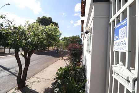 Plaquinha de apartamento para alugar com 3 quartos, 65m² em Santa Mônica, Uberlândia