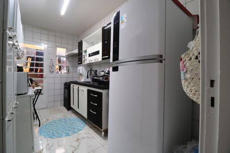 Cozinha de apartamento para alugar com 3 quartos, 65m² em Santa Mônica, Uberlândia