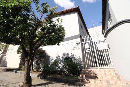 Plaquinha de apartamento para alugar com 3 quartos, 65m² em Santa Mônica, Uberlândia