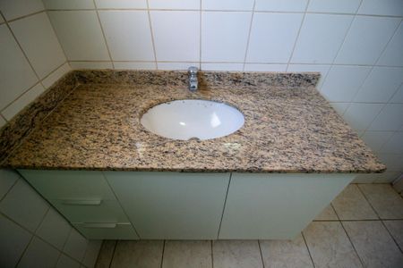Apartamento para alugar com 65m², 2 quartos e 2 vagas Apartamento para alugar com 65m², 2 quartos e 2 vagasBanheiro
