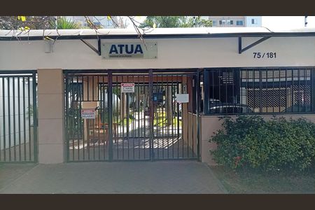 Apartamento à venda com 45m², 2 quartos e 1 vaga Apartamento à venda com 45m², 2 quartos e 1 vagaEntrada