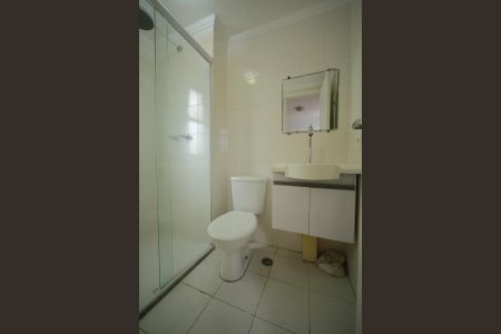 Banheiro da Suíte  de apartamento para alugar com 3 quartos, 62m² em Ferrazópolis, São Bernardo do Campo