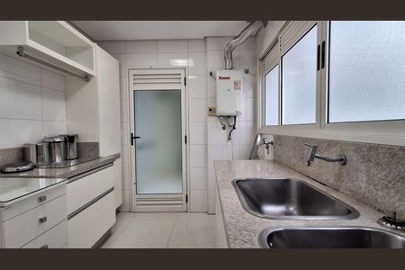 Apartamento para alugar com 175m², 3 quartos e 3 vagas Apartamento para alugar com 175m², 3 quartos e 3 vagasÁrea de Serviço