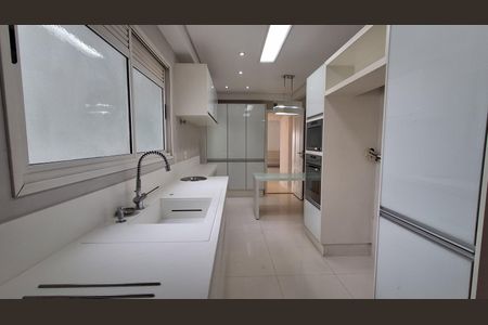 Cozinha  de apartamento para alugar com 3 quartos, 175m² em Santo Antônio, São Caetano do Sul