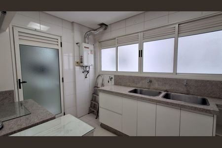 Apartamento para alugar com 175m², 3 quartos e 3 vagas Apartamento para alugar com 175m², 3 quartos e 3 vagasÁrea de Serviço
