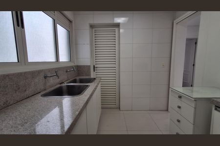 Apartamento para alugar com 175m², 3 quartos e 3 vagas Apartamento para alugar com 175m², 3 quartos e 3 vagasÁrea de Serviço