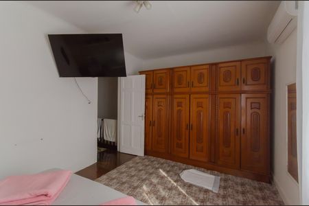 Casa à venda com 150m², 4 quartos e sem vaga Casa à venda com 150m², 4 quartos e sem vagaQuarto 1