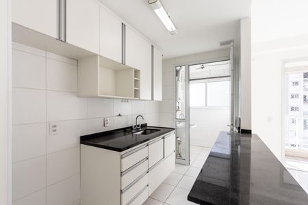 Cozinha de apartamento para alugar com 2 quartos, 56m² em Lapa, São Paulo