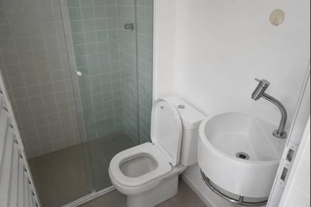 Casa de condomínio para alugar com 250m², 4 quartos e 3 vagasBanheiro de serviço