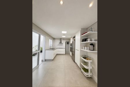 Cozinha de casa de condomínio para alugar com 3 quartos, 250m² em Tamboré, Santana de Parnaíba