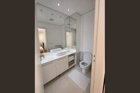 Casa de condomínio para alugar com 250m², 4 quartos e 3 vagas Casa de condomínio para alugar com 250m², 4 quartos e 3 vagasBanheiro da Suíte 1