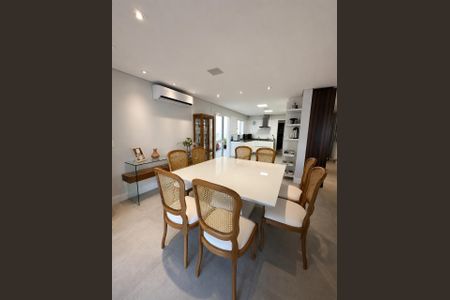 Casa de condomínio para alugar com 250m², 4 quartos e 3 vagas Casa de condomínio para alugar com 250m², 4 quartos e 3 vagasSala de Jantar