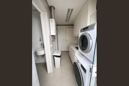 Área de Serviço de casa de condomínio para alugar com 3 quartos, 250m² em Tamboré, Santana de Parnaíba