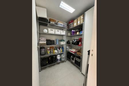 Casa de condomínio para alugar com 250m², 4 quartos e 3 vagas Casa de condomínio para alugar com 250m², 4 quartos e 3 vagasDespensa