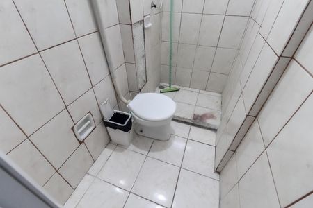 Apartamento para alugar com 48m², 2 quartos e sem vaga Apartamento para alugar com 48m², 2 quartos e sem vagaBanheiro