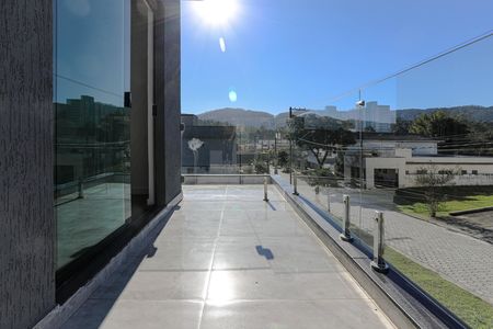 Casa para alugar com 319m², 6 quartos e 4 vagas Casa para alugar com 319m², 6 quartos e 4 vagasSacada - Quarto 6 - Suíte