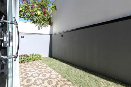 Casa para alugar com 319m², 6 quartos e 4 vagas Casa para alugar com 319m², 6 quartos e 4 vagasQuintal