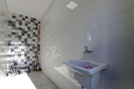 Casa para alugar com 319m², 6 quartos e 4 vagas Casa para alugar com 319m², 6 quartos e 4 vagasÁrea de Serviço
