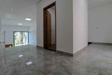 Casa para alugar com 319m², 6 quartos e 4 vagas Casa para alugar com 319m², 6 quartos e 4 vagasLiving