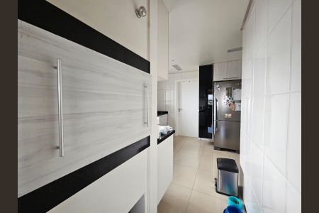 Corredor de apartamento para alugar com 3 quartos, 136m² em Jardim Itu, Porto Alegre