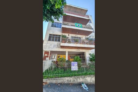 Apartamento para alugar com 85m², 2 quartos e 1 vaga Apartamento para alugar com 85m², 2 quartos e 1 vagaFrente Prédio e Placa Grande