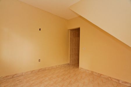 Sala de casa para alugar com 2 quartos, 95m² em Parque Peruche, São Paulo