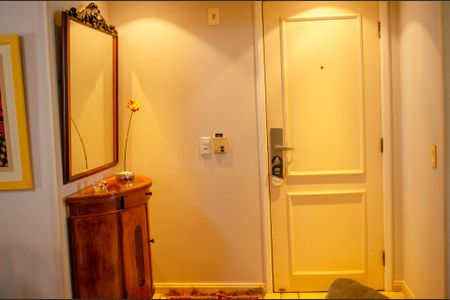 Apartamento para alugar com 130m², 1 quarto e 1 vaga Apartamento para alugar com 130m², 1 quarto e 1 vagaHall