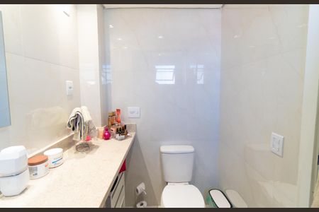 Apartamento à venda com 106m², 2 quartos e 3 vagasBanheiro da Suíte 1