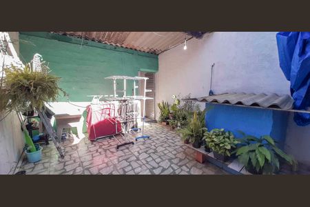 Casa à venda com 64m², 3 quartos e 1 vaga
