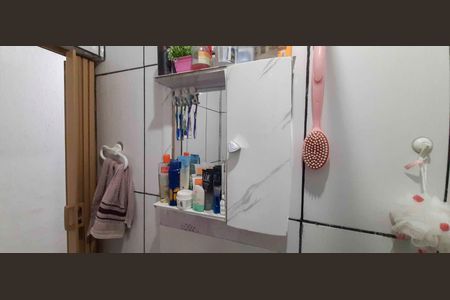 Casa à venda com 64m², 3 quartos e 1 vaga
