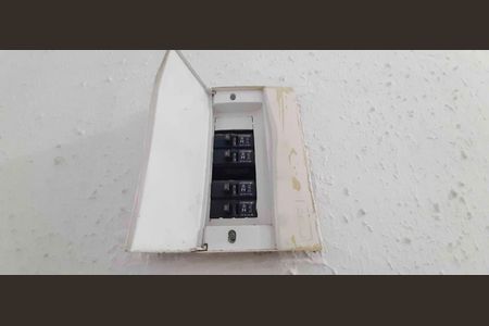 Casa à venda com 64m², 3 quartos e 1 vaga Casa à venda com 64m², 3 quartos e 1 vagaQuadro de Luz