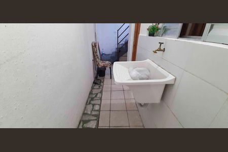 Casa à venda com 64m², 3 quartos e 1 vaga
