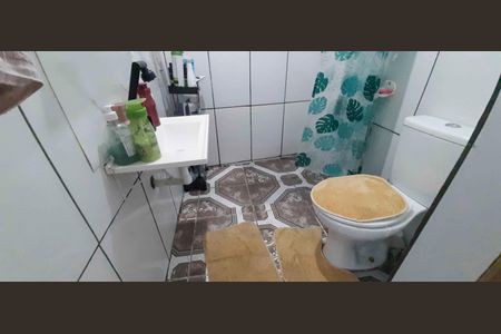 Casa à venda com 64m², 3 quartos e 1 vaga
