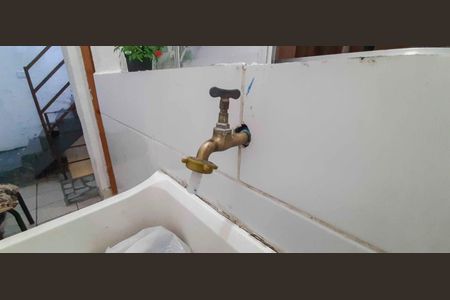 Casa à venda com 64m², 3 quartos e 1 vaga
