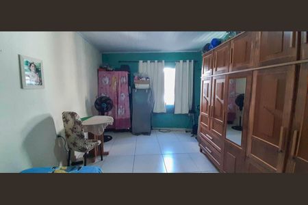 Casa à venda com 64m², 3 quartos e 1 vaga