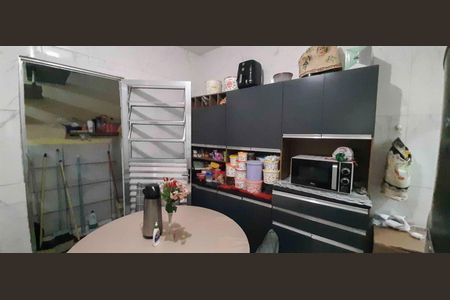 Casa à venda com 64m², 3 quartos e 1 vaga