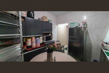 Casa à venda com 64m², 3 quartos e 1 vaga