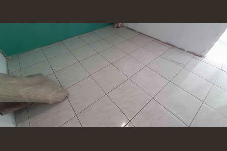 Casa à venda com 64m², 3 quartos e 1 vaga